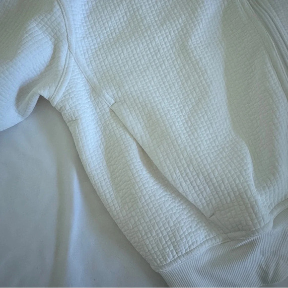 🆕🤍 Lululemon EU Exclusive Textured Zip Front Track Jacket - White - Picture 5 of 15